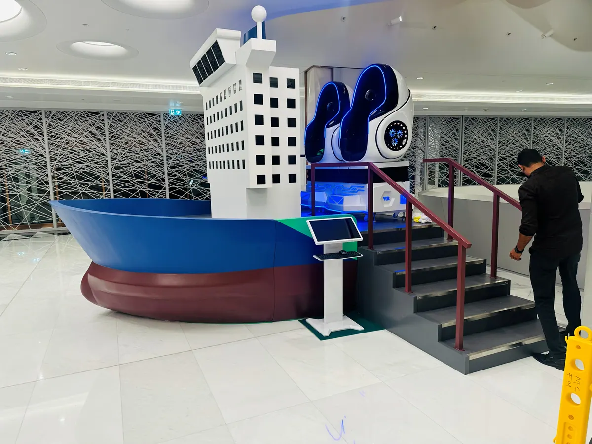 Ship-shaped VR experience: Finished