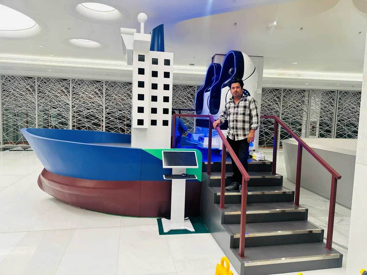 Ship-shaped VR experience: Finished