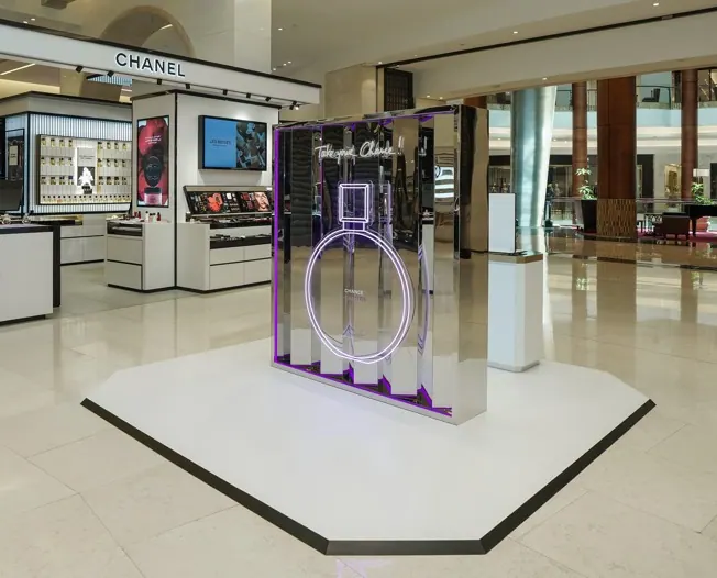 Chanel Chance displays: Design